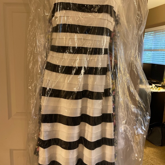 BCBG White w Black Stripes Mid Length Strapless Gown - Picture 5 of 5